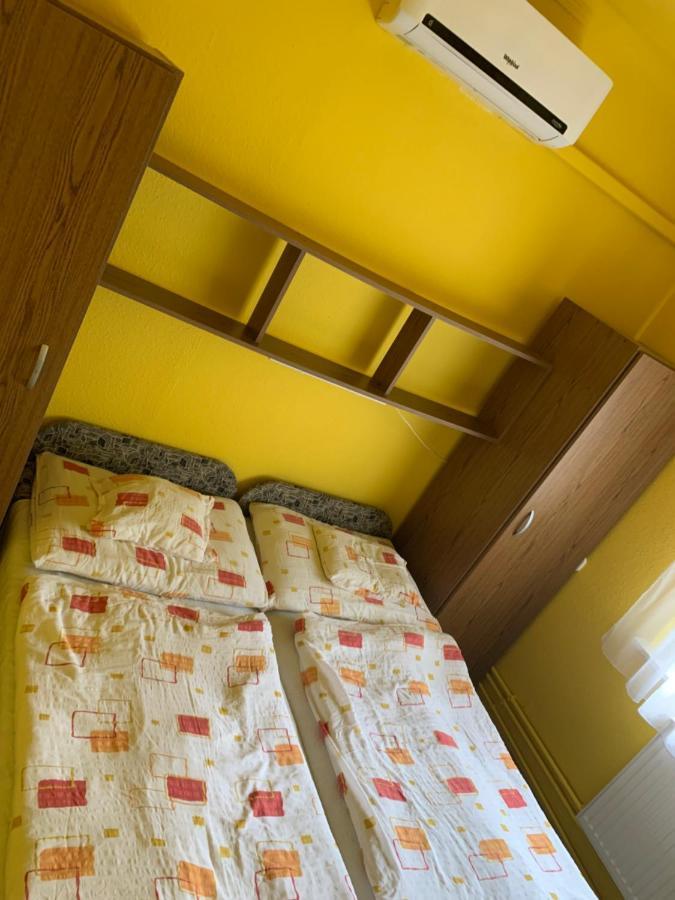 Zsuzsa Apartman Hajduszoboszlo Bagian luar foto