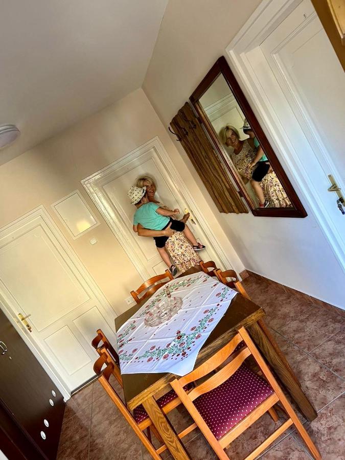Zsuzsa Apartman Hajduszoboszlo Bagian luar foto